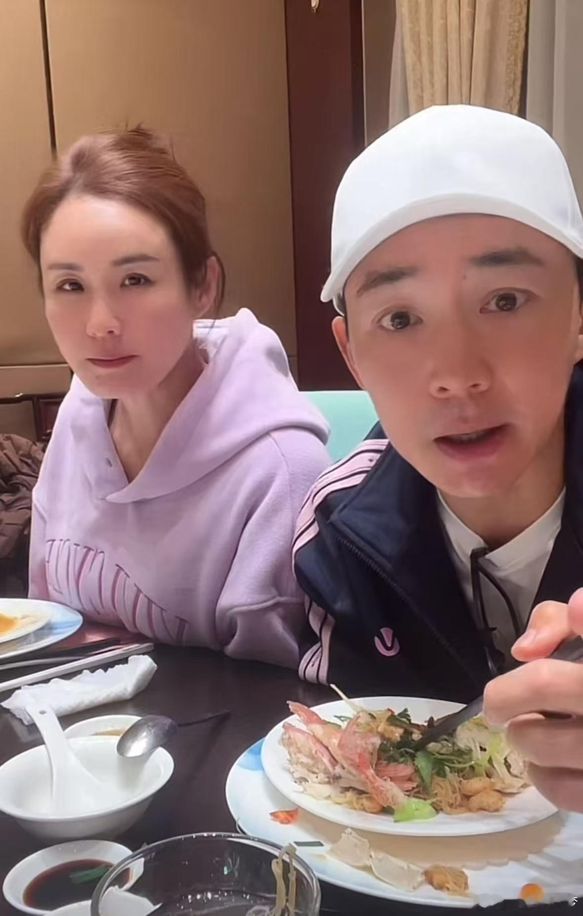 普陀偶遇刘畊宏  看得出来普陀真的把咱们的刘畊宏教练给养得很好啊，下次有机会去到