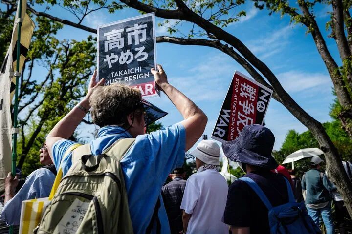 【新华社：借尸还魂的日本“大佐”们】日本政府近日敲定修改自卫队“官阶”名称的方案