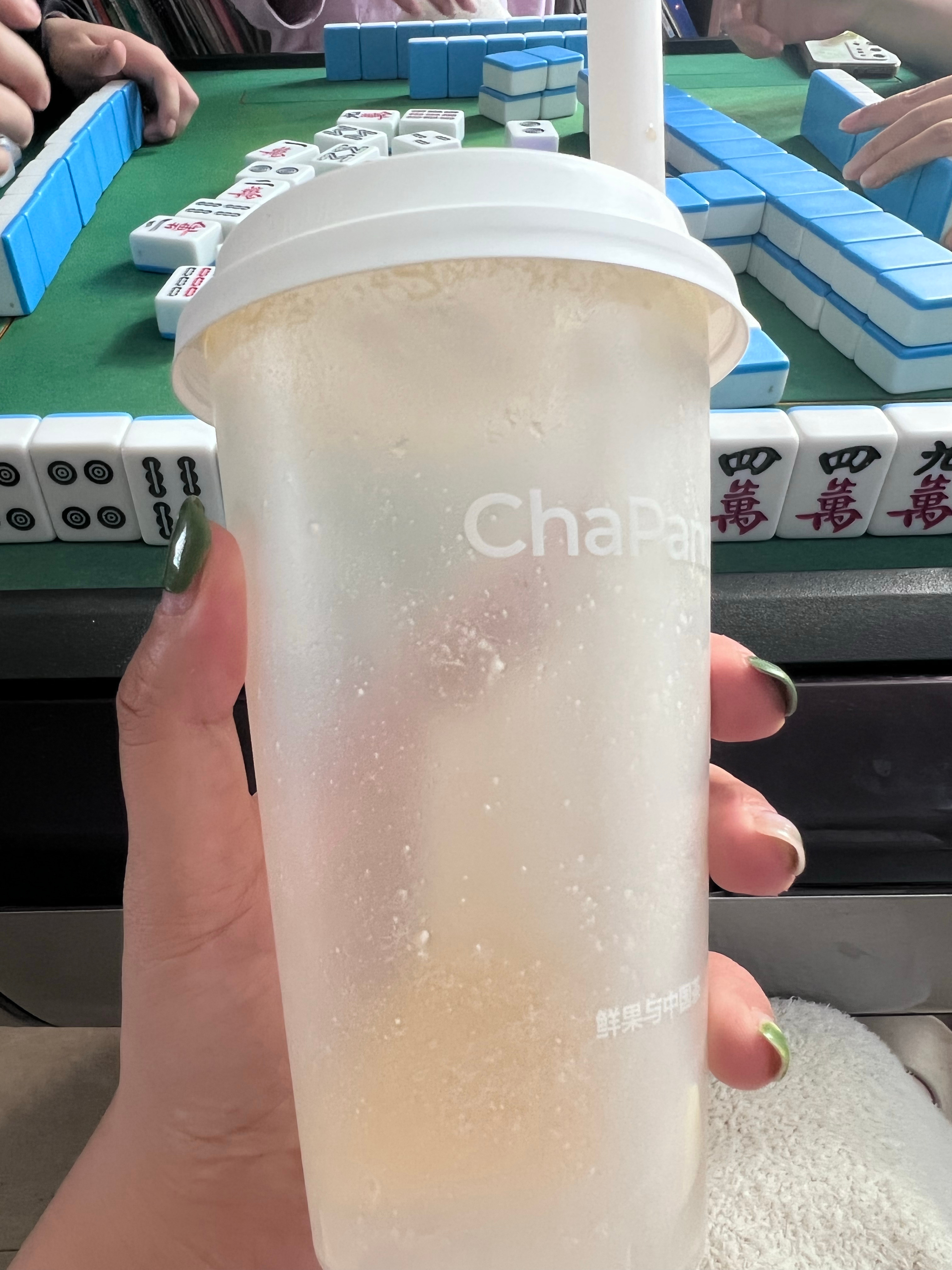 早起一杯冰咖啡，中午一杯冰茶百道，果然窜了🙃 