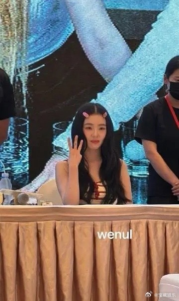 裴珠泫线下签售造型、脸在江山在、一块香香软软的草莓小蛋糕🍓🧁 ​​​