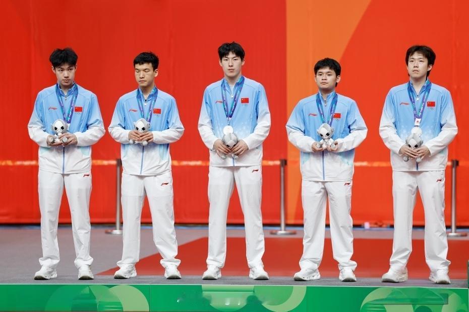 2026年名古屋亚运会乒乓球项目全部结束，国乒10名参赛选手的最终成绩如下：
