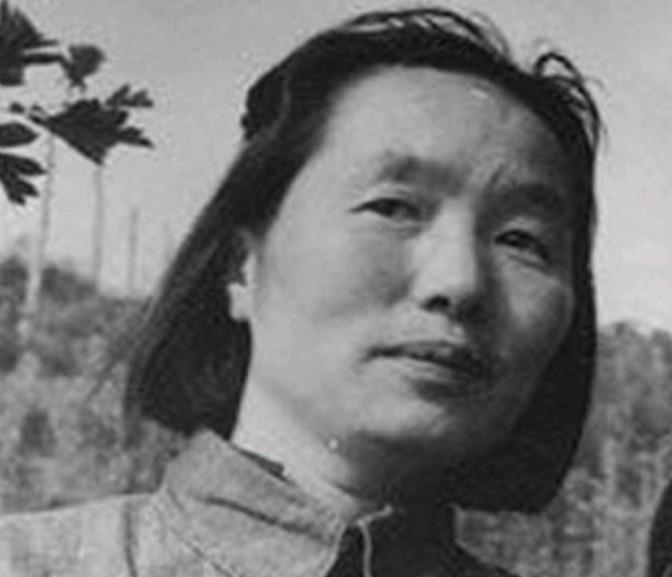 1937年，地主王学文发现一20岁女兵躺在家门口，见四下无人，他一下将女兵扛到了