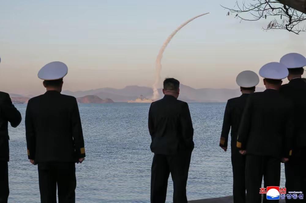 日本叫嚣修宪，还想试射战斧，朝鲜不惯毛病，怒射5枚先进导弹

这事儿看着真爽！日