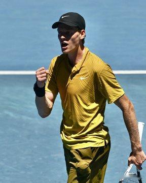 关于辛纳和斯皮齐里的比赛现在就有这样一种声音：这场比赛并不是辛纳赢的。澳网组委会