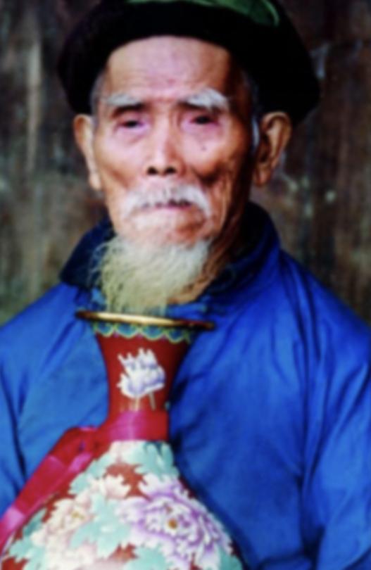 1995年3月12日，“中国长寿之王” 龚来发，一辈子没有娶妻活到了133岁，然