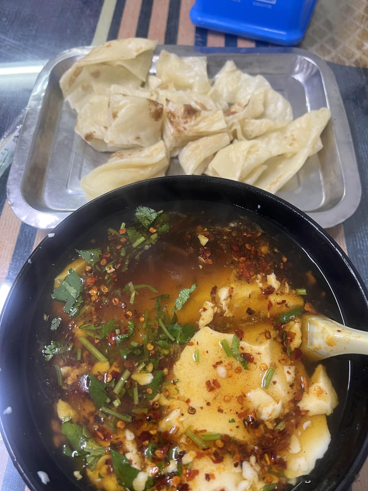 沈阳豆腐脑天花板！这4家本地人私藏，早起来晚了真抢不到🔥

沈阳人的早餐灵魂，