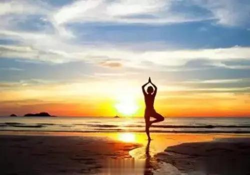 #国医的精诚力量# 脾虚，这样站站就能调！年轻人的脾虚，比较单纯，也很好调理，一