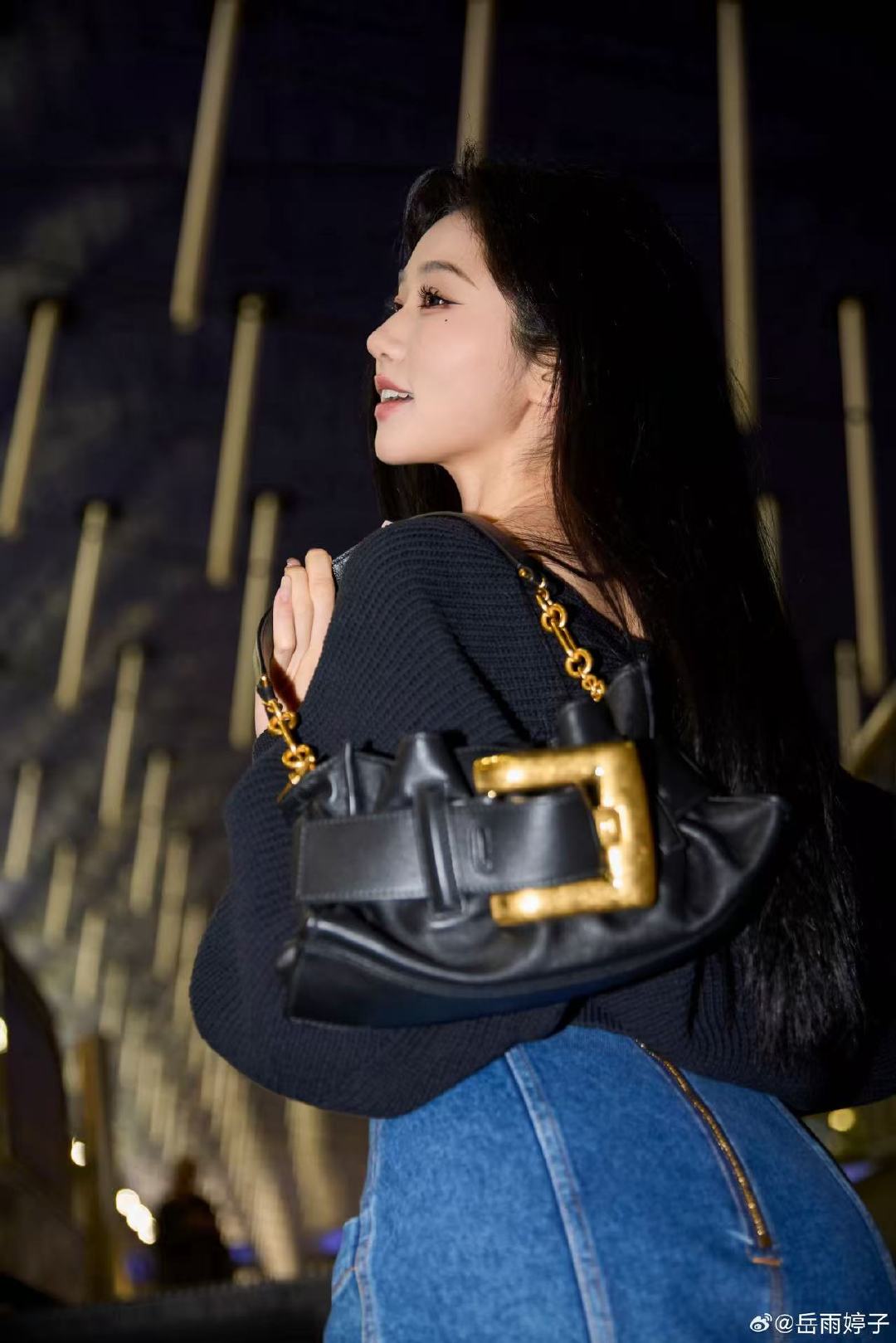 岳雨婷时装周首秀短剧演员时装周首秀短剧演员时装周首秀吧，岳雨婷太牛了！ 