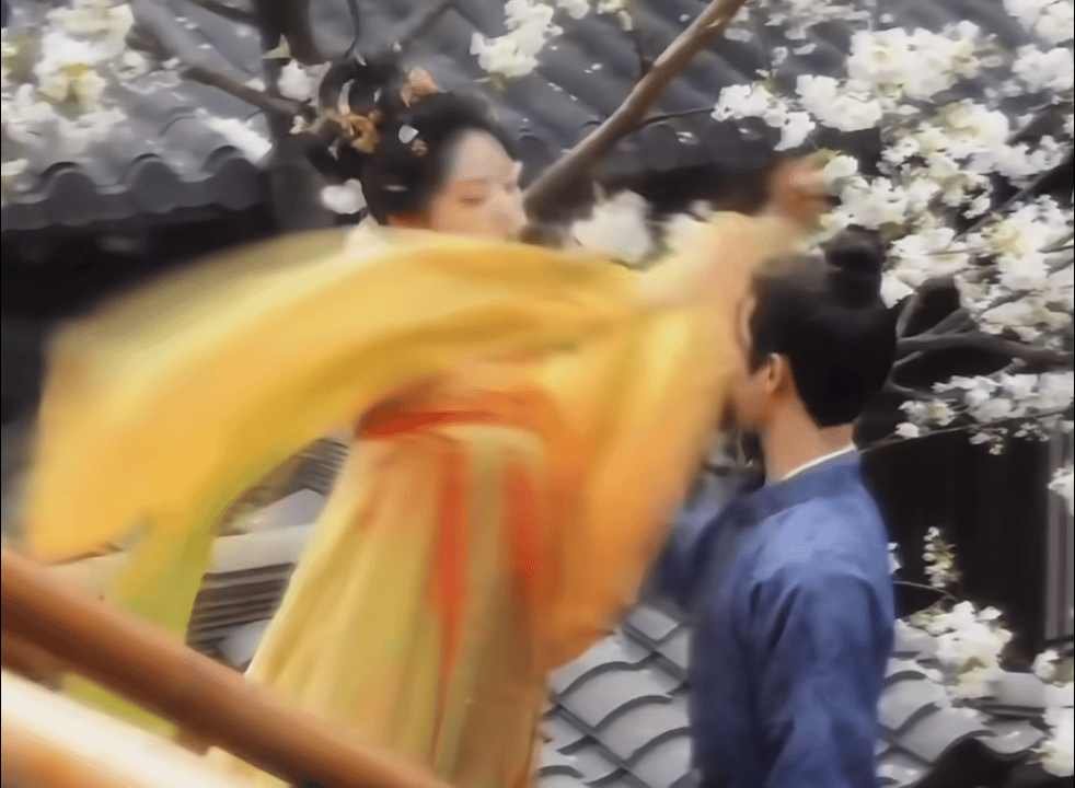 田曦薇这波冲许凯颜值去的这王炸组合完全入股不亏好吧，男帅女美真的好养眼好般配，先