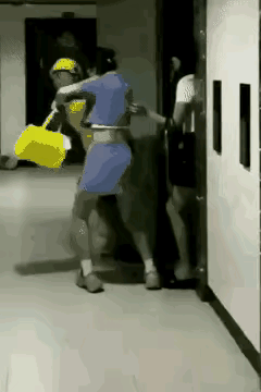 外卖小哥能告这个彪悍老娘儿非礼吗？
