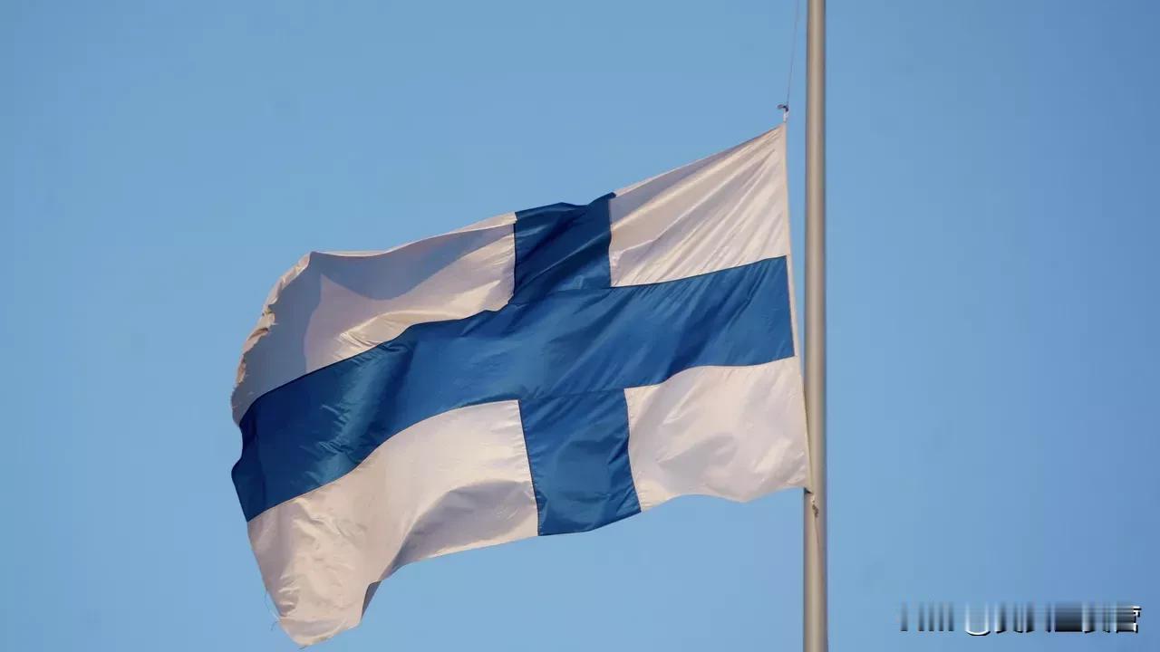 芬兰外交部长瓦尔托宁首次呼吁调查波罗的海的电缆损坏事件时要注重事实，而不是将这种