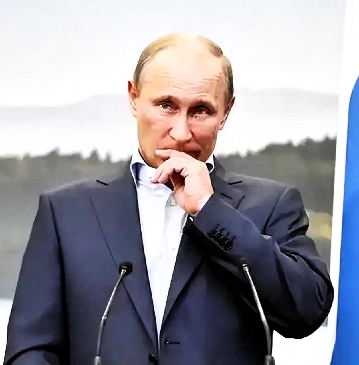 普京就扔了一句话，全世界的空气都安静了。他说，美国的“战斧”导弹要是敢碰俄罗斯一