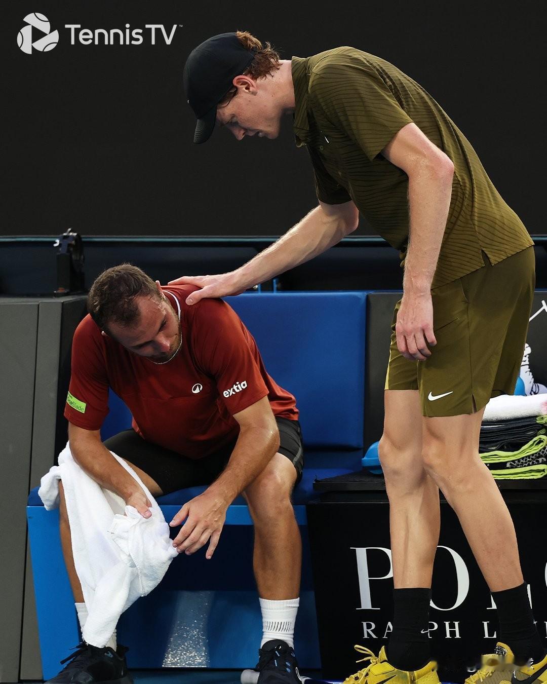 🇫🇷加斯东两盘落后时退赛。
辛纳🇮🇹澳网15连胜。