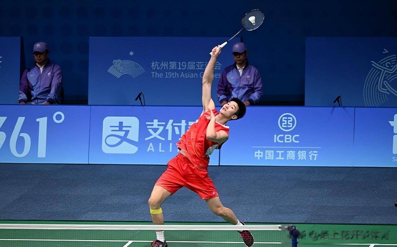 国羽一哥易主！石宇奇0-2败北，李诗沣豪取7连胜，夺亚运会双冠王
在杭州亚运会上