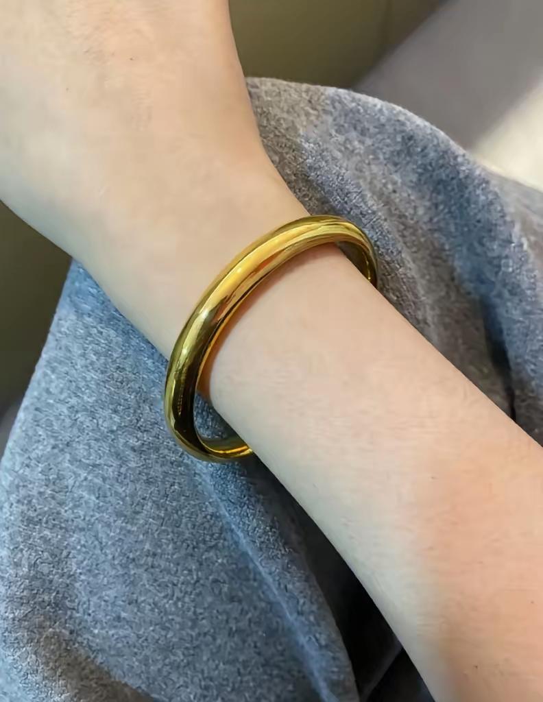 金价彻底跌疯了，
普通人买金镯直接省出大几千，
这波跳水太刺激！
 
短短20天