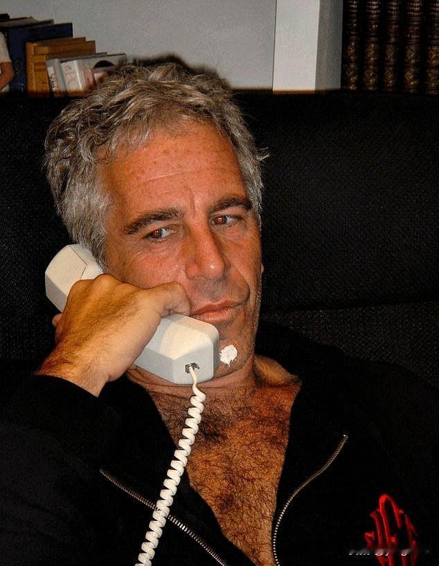 他们是这个国家最有权势的人之一。

        从行业巨头到好莱坞巨擘，从亿