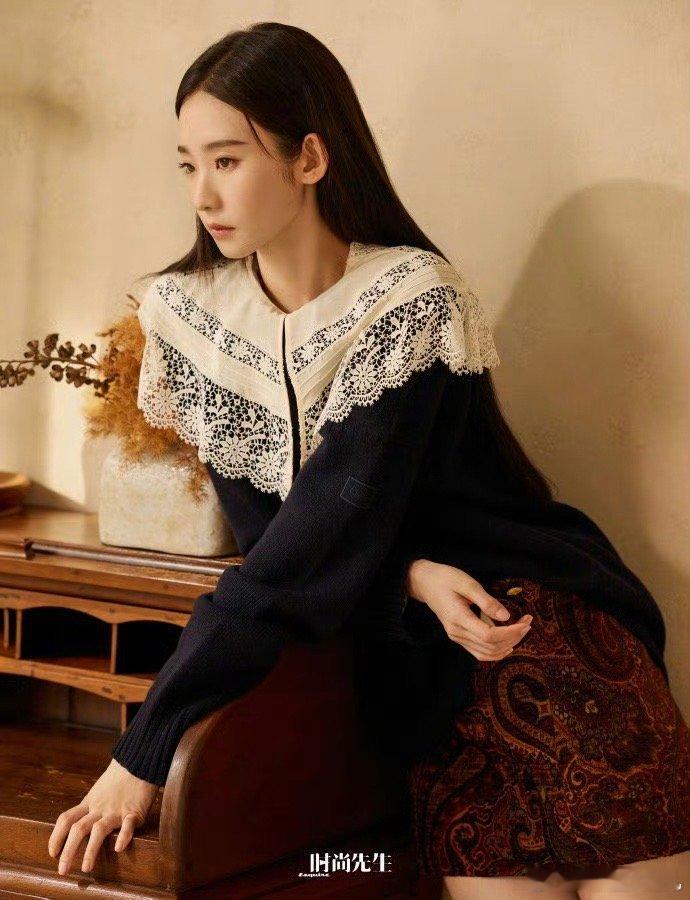 0秒get到张艺凡的高智感 利落剪裁勾勒出从容身姿，淡然眼神诉说内在力量。张艺凡