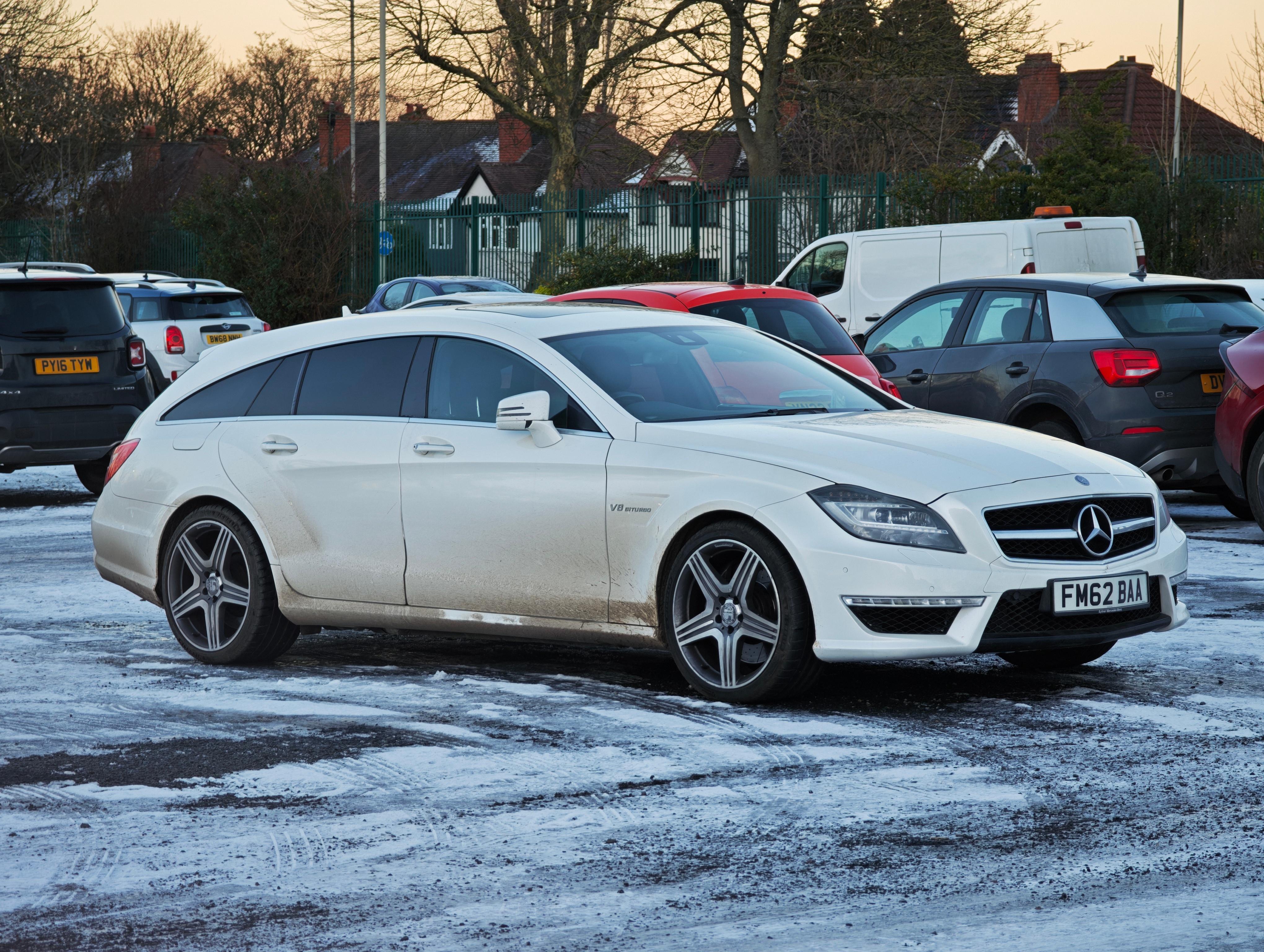 鬼知道我是怎么从这个停车场滑出去的 