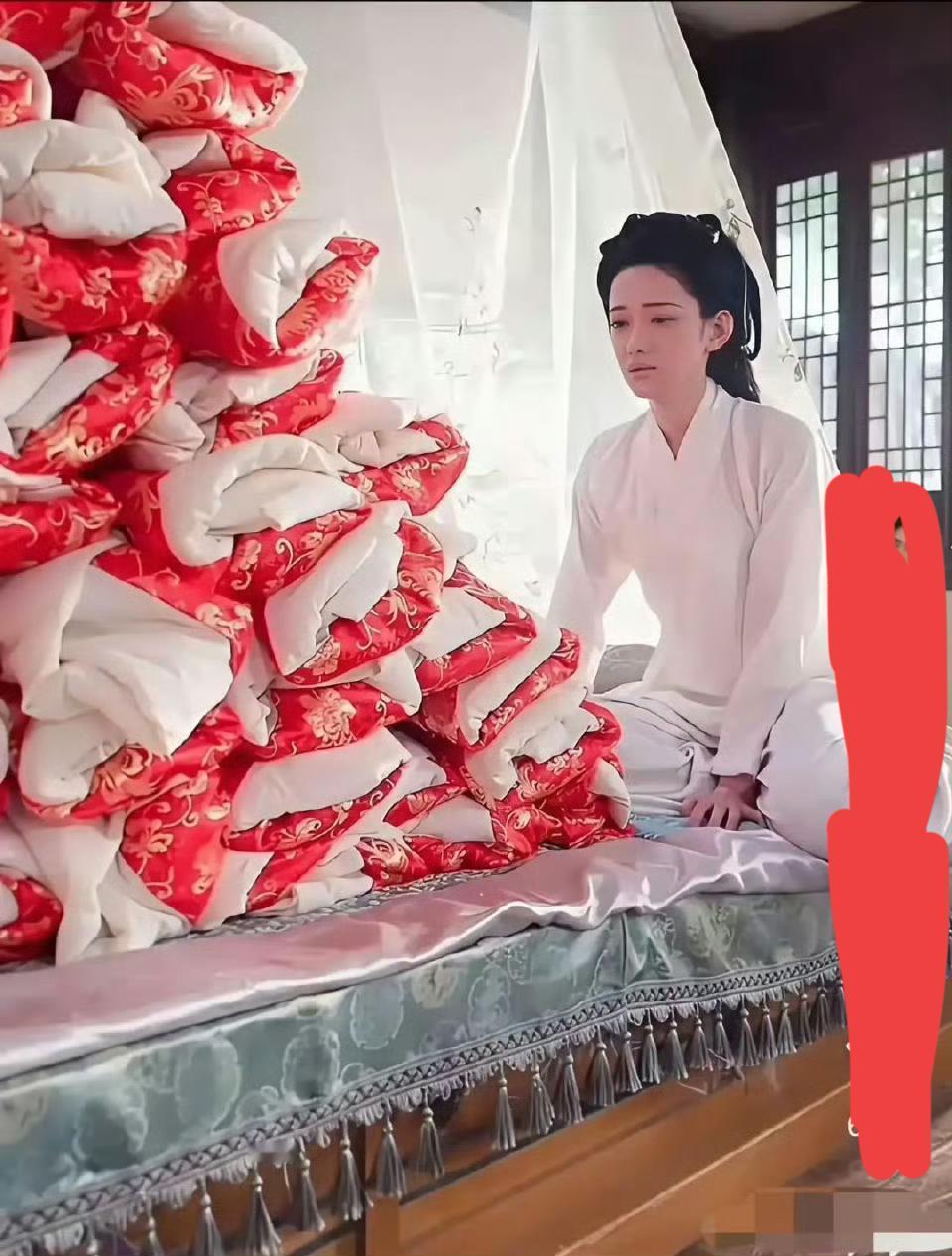起初看到这个图片我有点懵，不知道到底是啥

直到看了一下评论区才发现原来是这个是