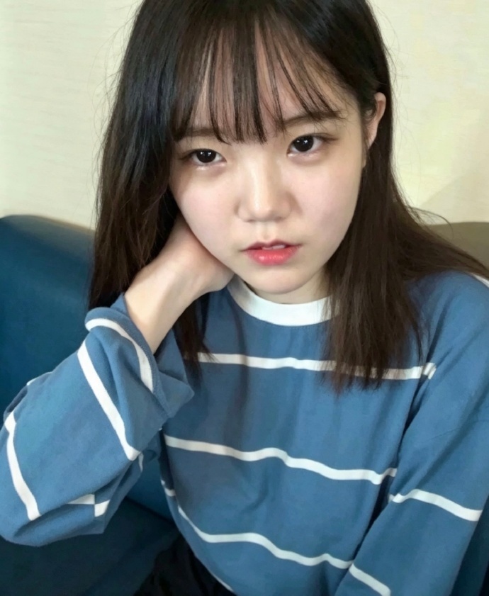 这么萌的女孩纸太可惜了[微风] ​​​
