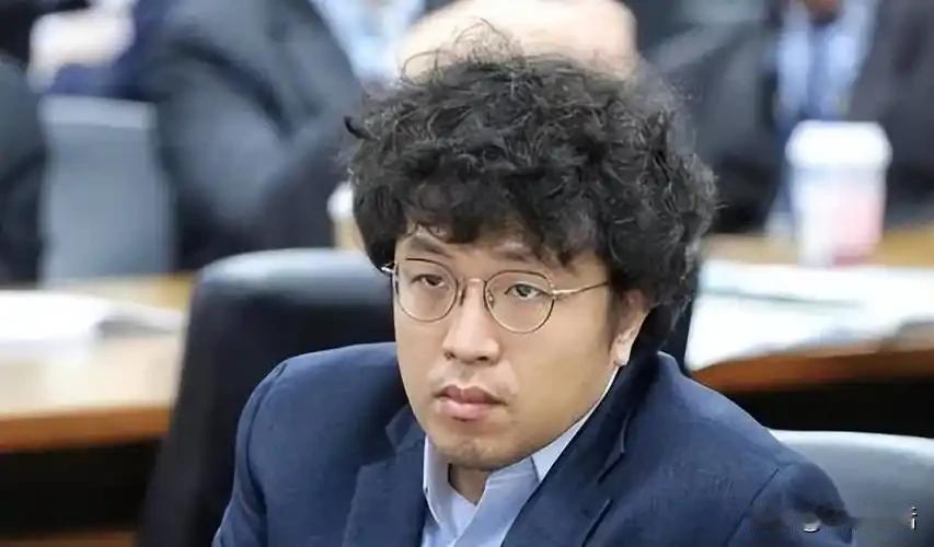 就沈伯洋高调参加竞选台北市市长一事，在记者会上，国台办发言人是这样回应的：“台独