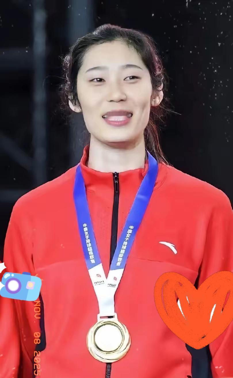 果不其然！朱婷赛后拒采访，压根不是耍脾气，而是藏着清醒的分寸感！

别再瞎猜她心