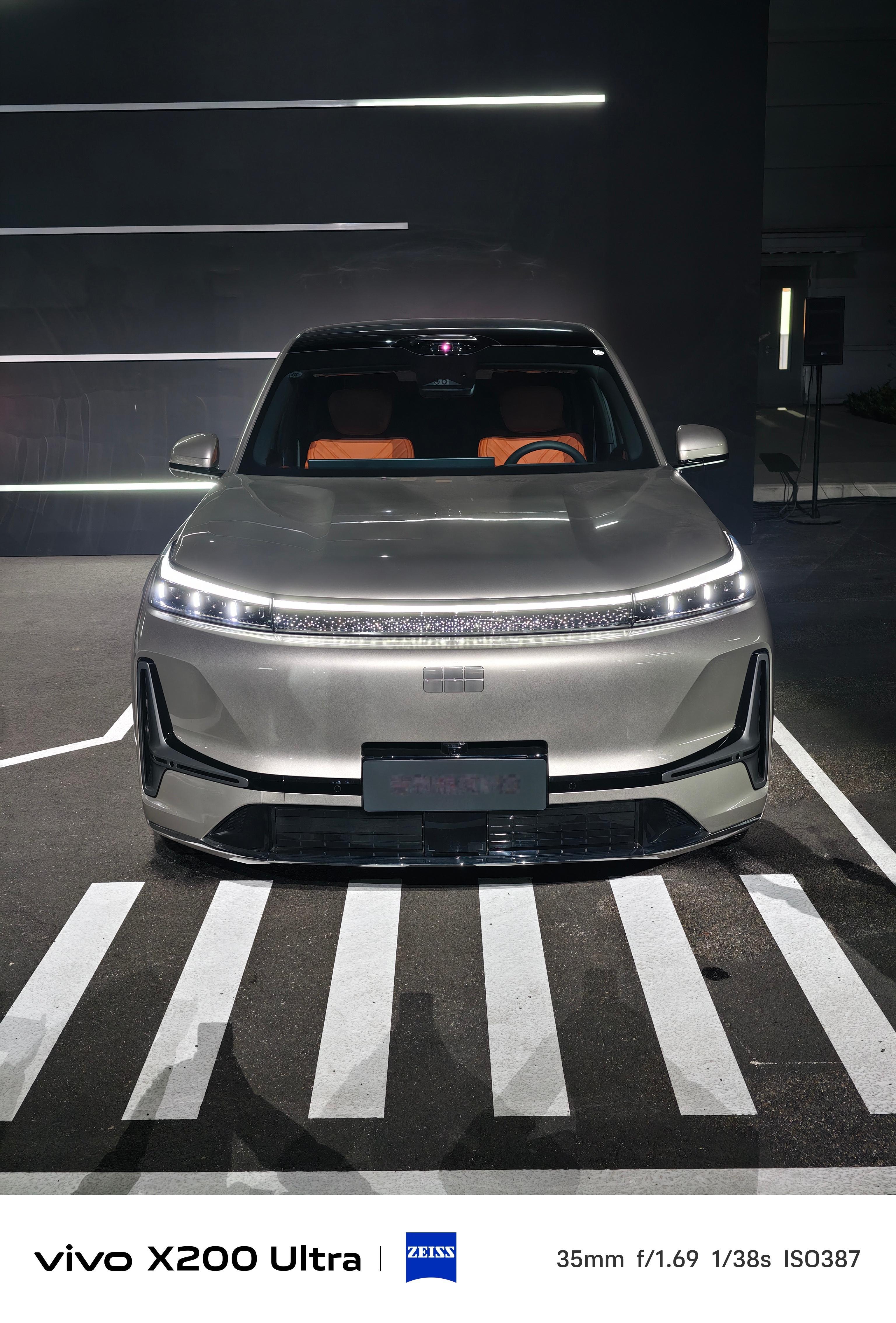 吉利系的三款大六座SUV价位覆盖从18万到60万关键是这三辆车销量都不低这谁受得