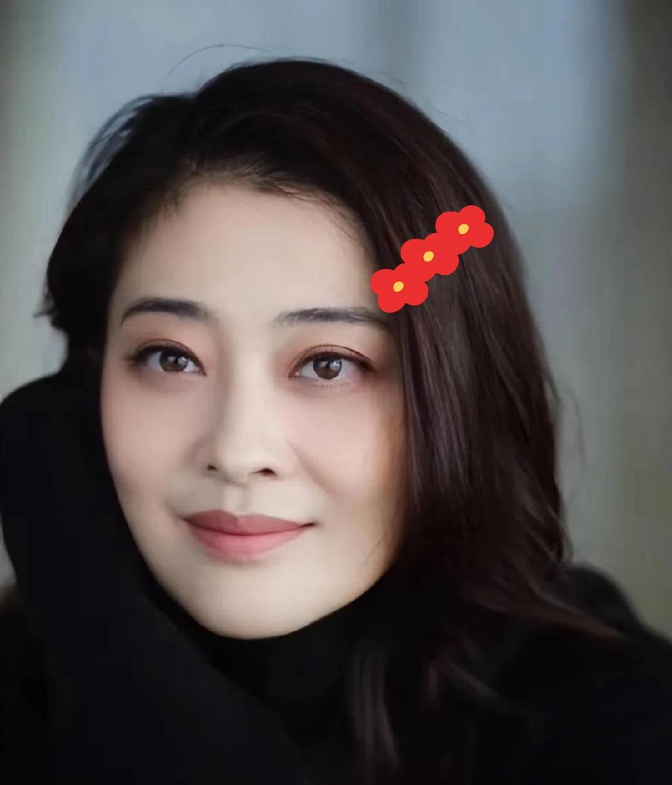 梅婷家这10口人同住的日子，简直是现代家庭的神仙范本！你敢信？

亲家俩老爷子处