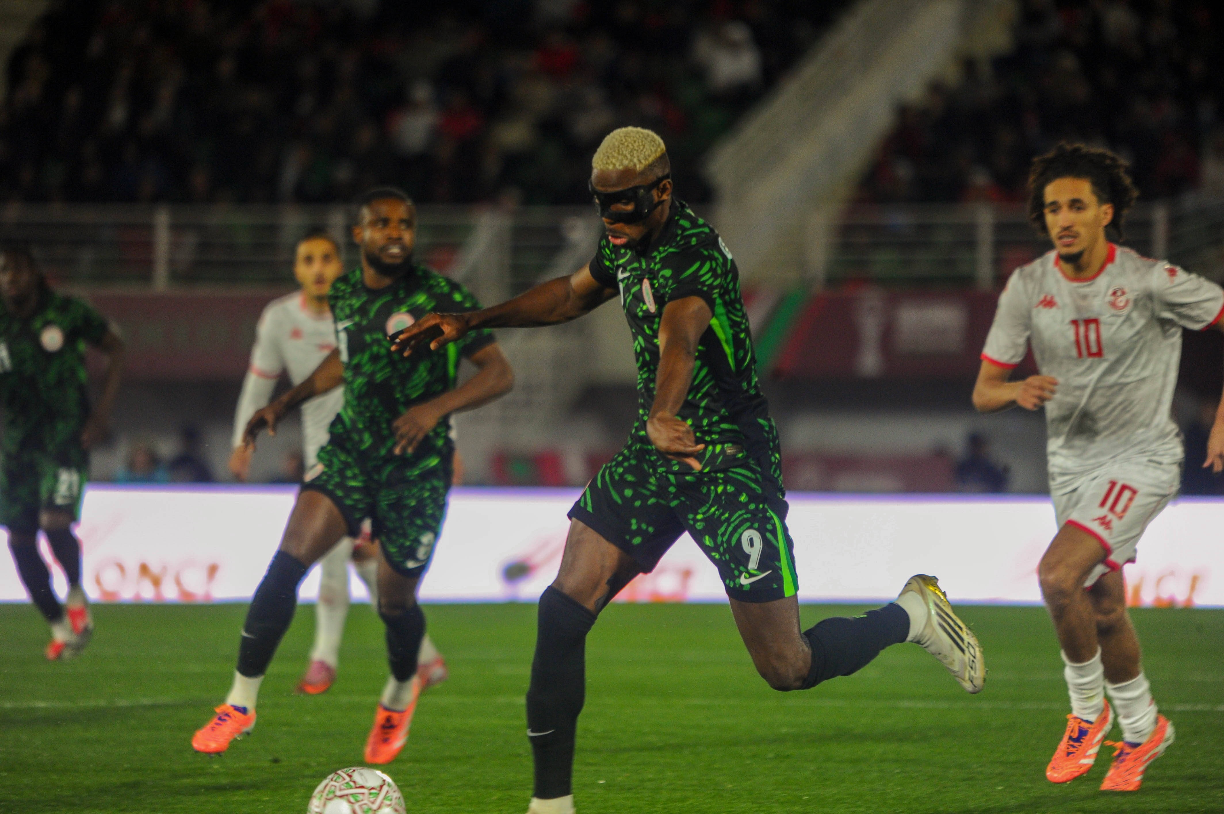 豪华！奥斯梅恩卢克曼恩迪迪合造3球 身价1.2亿是突尼斯首发的3倍