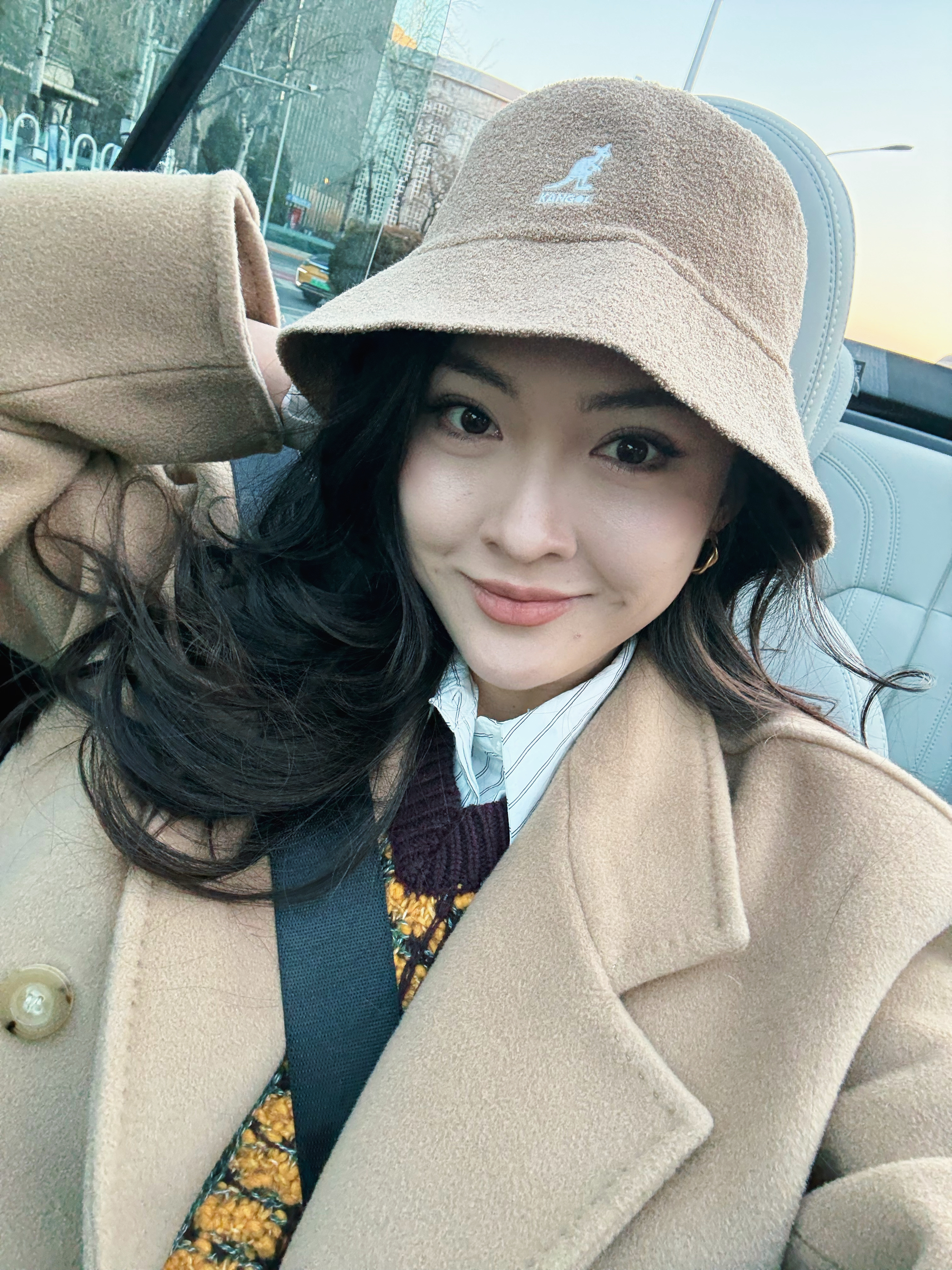 在听不到887的日子里，开上了最适合听887的车冬天当然也要开敞篷，太好玩儿啦西