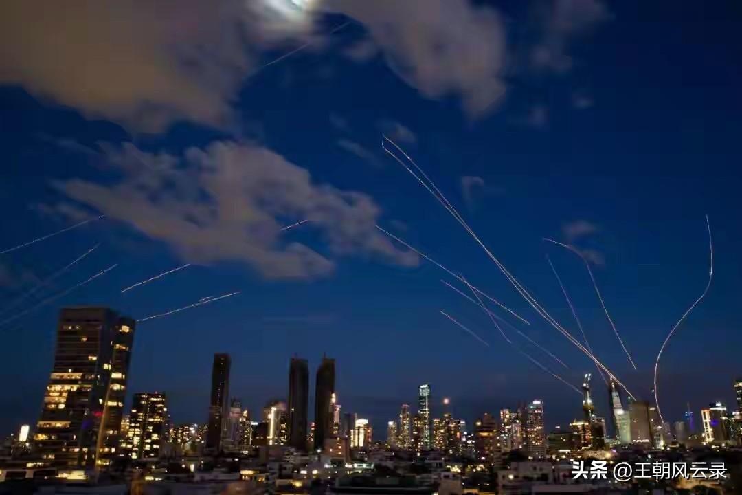 美军对伊拉克发动空袭
美以对伊朗发动入侵攻击以来，战争风险不断外溢。以色列不仅出