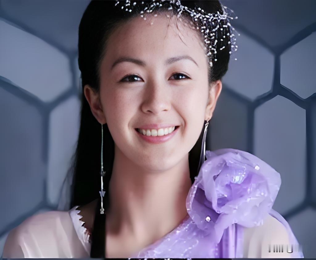 同样是“穿斜肩装的古装美人”，唐宁，陈秀丽，杨蕊，刘庭羽，熊乃瑾，秋瓷炫，谁美？