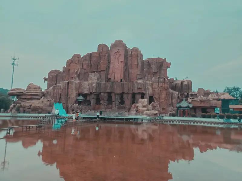 多地景区推出终生门票，这背后的小算盘打得可响啦。首先，这是个超棒的营销噱头。像一