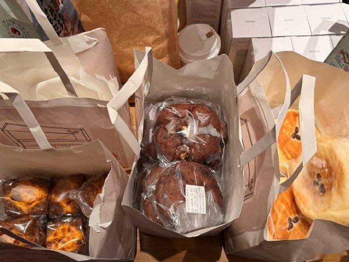 真好啊！陈飞宇hi6逆应援：保温杯、颈贴、暖宝宝、酸奶、奶茶、小面包、汉堡包🍔