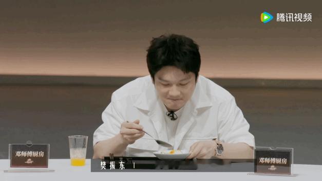 樊振东蒋敦豪瞿颖没有不光盘的义务樊振东厨综首秀吃美了 樊振东、蒋敦豪、瞿颖三个人