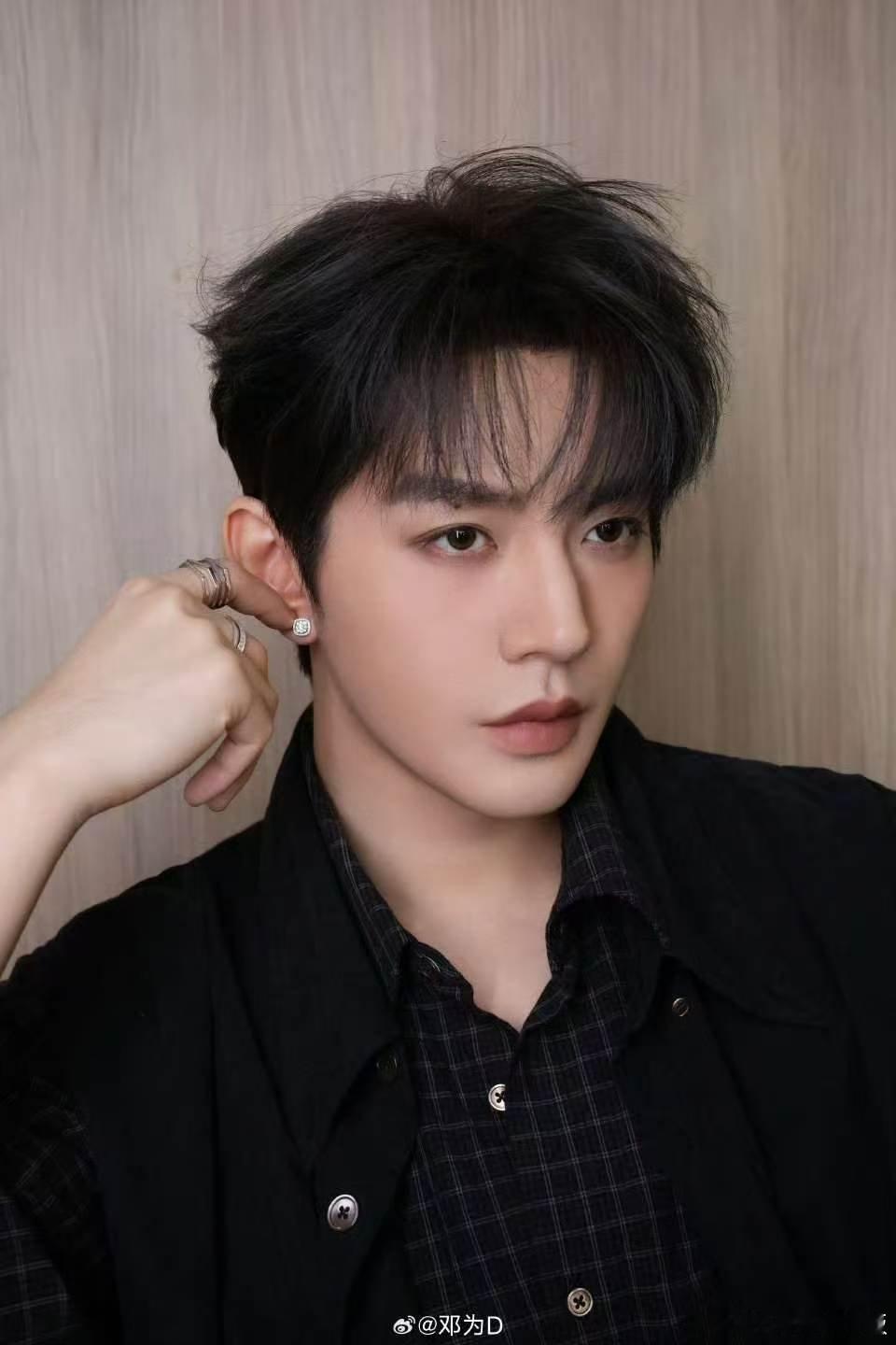 邓为凝驻此刻邓为本真恒久邓为凝驻此刻，本真恒久，哇塞，