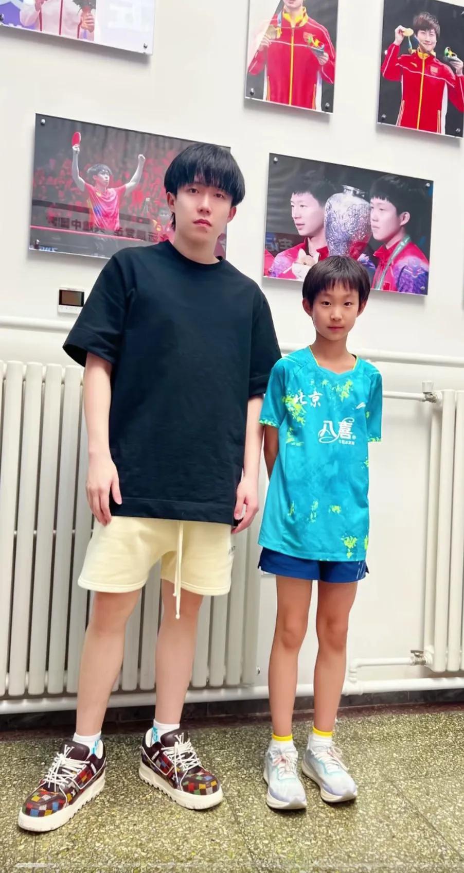 “回家，回家，有爱就不怕，先农坛是我的家，我很爱那里”
妹妹看起来乖乖的，祝小妹
