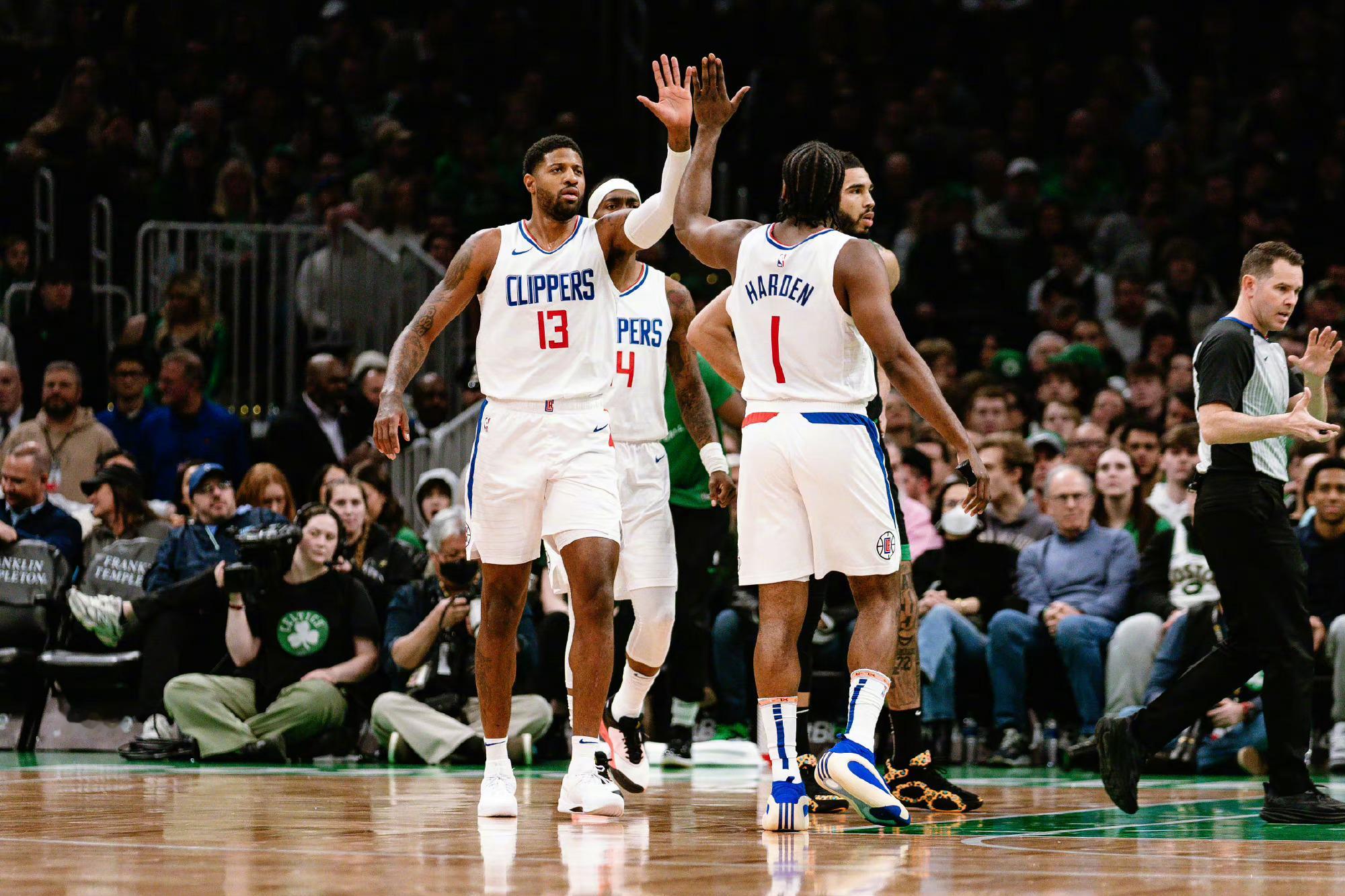 快船如果想补强，这3位很适合，也有合适的人选去换！1，奥利尼克，32岁，四、五号