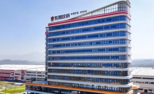 2009年，一个代工厂厂长把红牛配方偷回家，没想到，15年后自己带着东鹏特饮，能