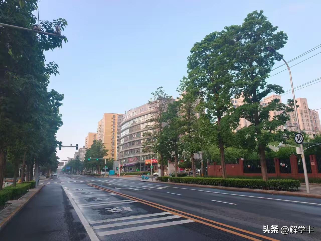 A股这波牛市的势头，越来越明显了。
 
都说“千金难买牛回头”，最近那些趴在低位