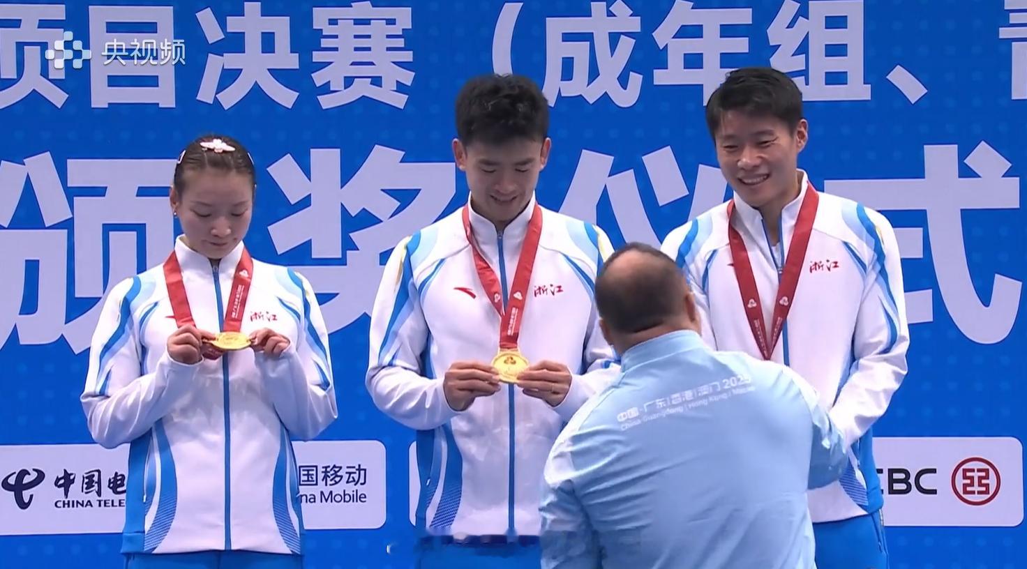 圆满了！！！哥姐！！！