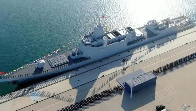 中国要想真正压过美国，最先要追上的，一定不是经济，而是军事这一关。

如果军力没