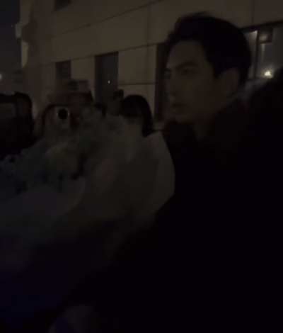 蒲熠星[超话]  |  有人自林中坠落  “最后一站”恭喜到场的各位，成为最后一