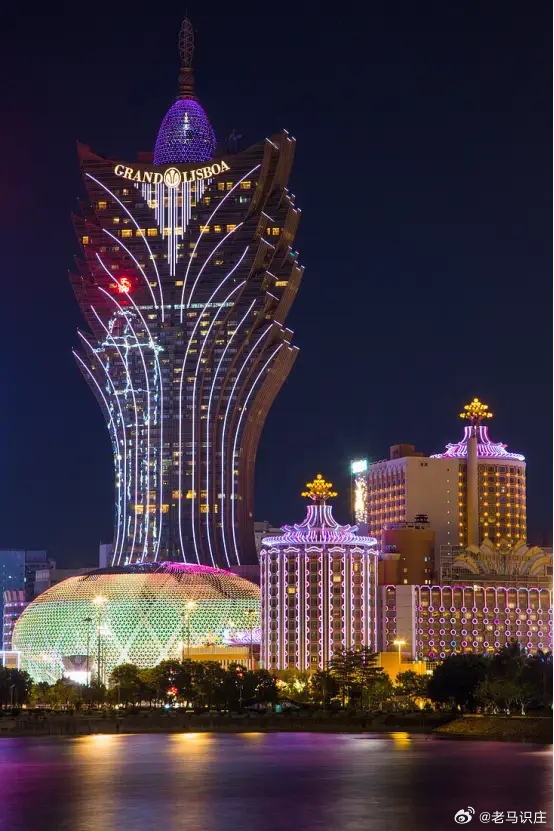 澳门之所以不闹腾，不闹独立，不闹分裂，不闹反共，甚至不闹亲台亲美，最重要的原因是