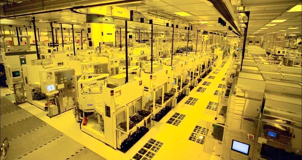 台积电近5年Q1业绩（人民币，亿元）2026 Q1：营收2446亿；净利1235