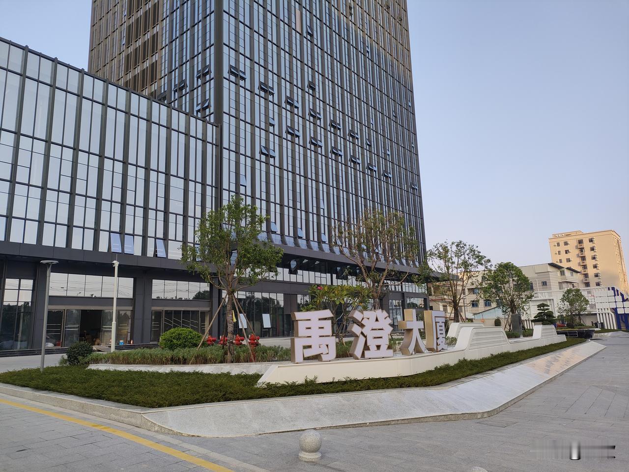 福建禹澄大厦位于福建省漳州市龙海区海澄镇豆巷村（月港新区），
建设单位：福建省禹