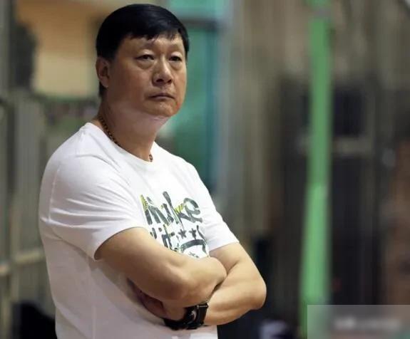 看来李秋平跟上海队是真得没把广厦放在眼里啊。李秋平在夺冠后说，听着是真有点扎耳朵