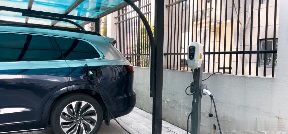 驴充充：驱动绿色未来，让每一次出行都能量满格在时代奔涌向前的浪潮中，新能源的星辰