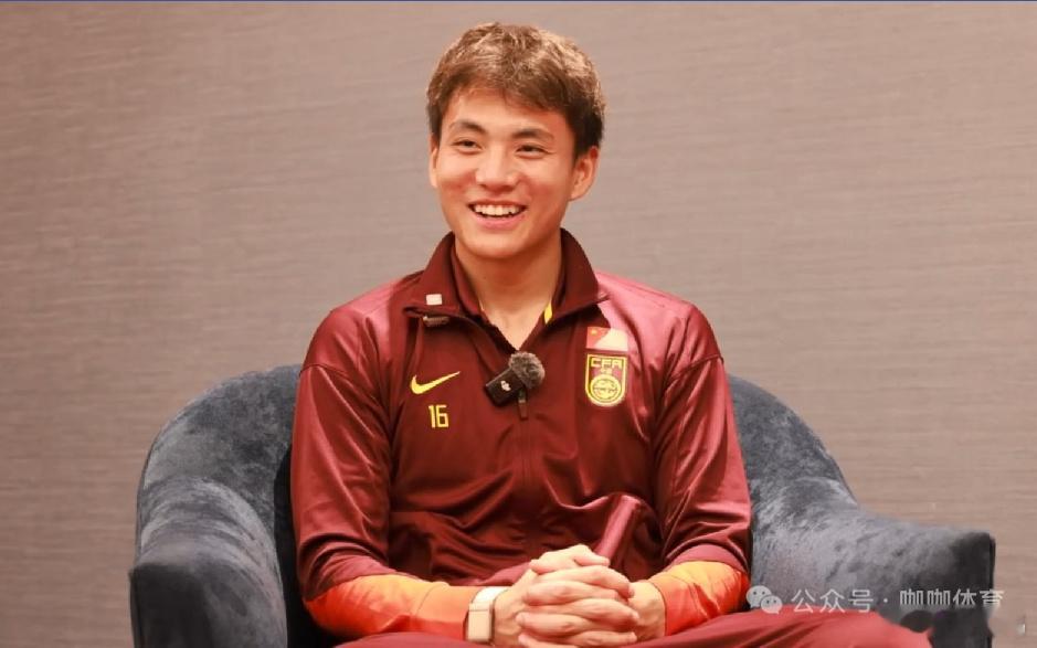 李昊说国足零失球归功于团队李昊谈点球大战的小纸条是的，还是谦逊一点好，明天就比赛