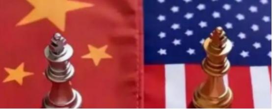 要是美国真的倒下了，那中国的处境并不会太好看，要知道别看现在中美“斗来斗去”的，